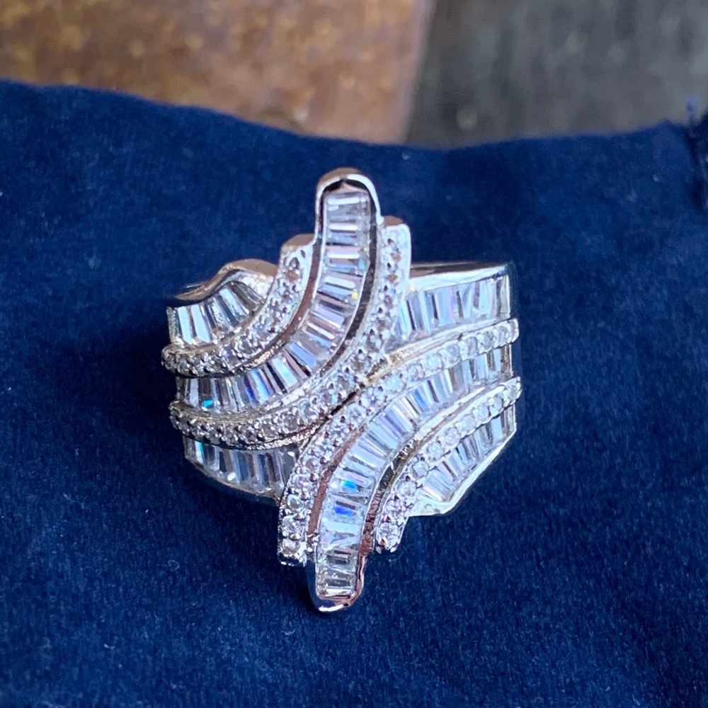 ❗️LAST CHANCE 6/30❗️BEAUTIFUL COCKTAIL RING - Picture 4 of 6